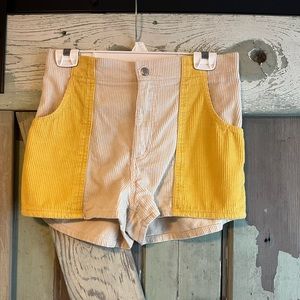 High-waisted Curduroy shorts 28